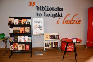 Na zdjęciu osoby biorące udział w&nbsp;akcji krwiodawstwa