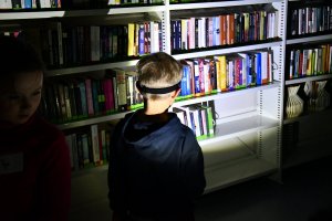 Na zdjęciu dzieci biorące udział w&nbsp;Nocy Bibliotek