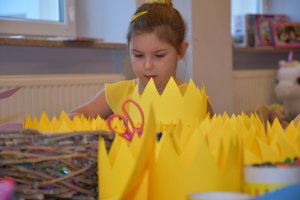 Na zdjęciu dzieci w&nbsp;czasie urodzin