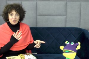 Aktorka Beata Pszeniczna z Bibliusiem