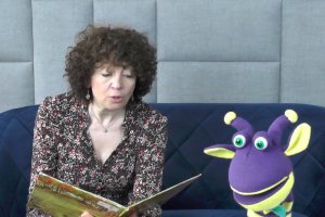 Aktorka Beata Pszeniczna z Bibliusiem