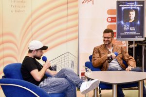 Michał Gołkowski wraz z&nbsp;prowadzacy Wojciechem Szotem