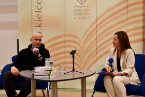 Marcin Margielewski z&nbsp;prowadząca spotkanie Agnieszka Kuklą