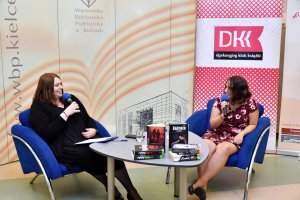 Anna Kańtoch wraz z&nbsp;prowadzącą spotkanie.