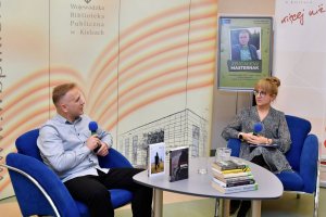 Zbigniew Masternak z&nbsp;prowadzącą spotkanie