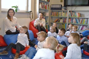 Na zdjęciu dzieci w czasie zajęć.