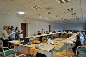 Na zdjęciu dzieci w czasie uroczystości