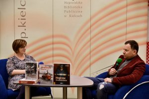 Przemysław semczuk i&nbsp;prtowadząca spotkanie Małgorzata Winkler