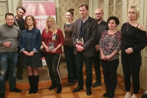 Na zdjęciu Przemysław Semczuk z&nbsp;oraz uczesnicy spotkania