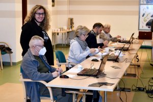 Na zdjęciu uczestnicy spotkania z mikołajem