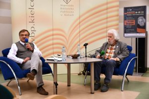 Na zdjęciu Jerzy Illg z prowadzącym spotkanie Piotrem Żakiem.
