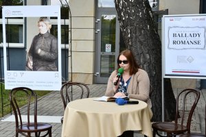 Zdjęcie z narodowego czytania, które odbyło się 3 września 2022.