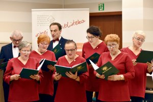 Na zdjęciu chór występujący na spotkaniu.