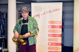 Na zdjęciu saksofonista.