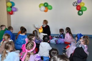 Na zdjęciu dzieci w&nbsp;czasie zajęć.