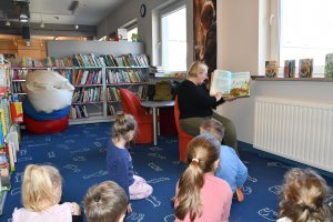 Na zdjęciu dzieci w&nbsp;czasie zajęć.