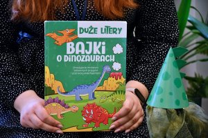 Na zdjęciu dzieci w&nbsp;czasie urodzin