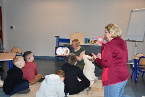 Na zdjęciu dzieci w&nbsp;czasie zajęć.