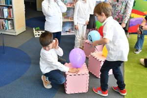 Na zdjęciu dzieci w&nbsp;czasie zajęć.