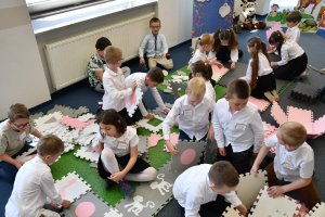 Na zdjęciu dzieci w&nbsp;czasie zajęć.