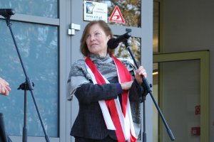 Rita Gombrowicz przemawia podczas uroczystości nadania imienia